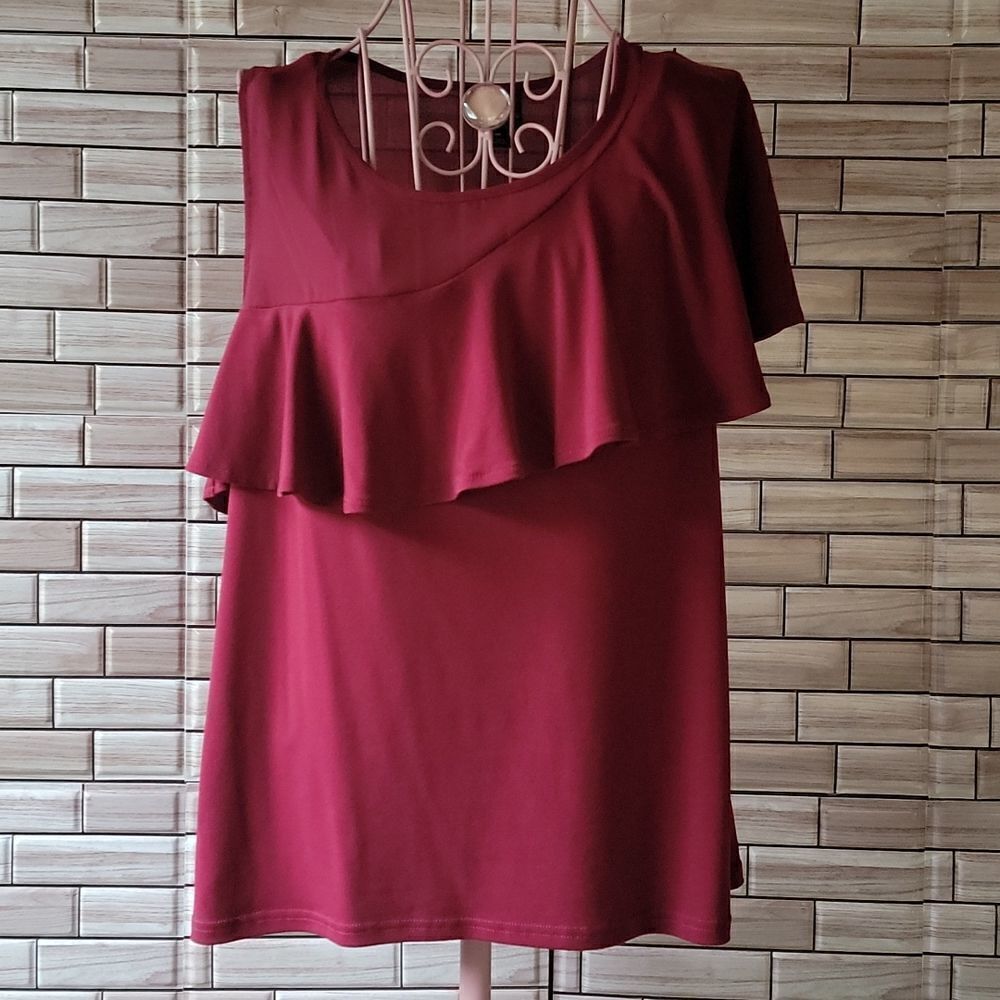 Worthington sleeveless blouse Ruffle Detail - Maroon Red Womens Size M